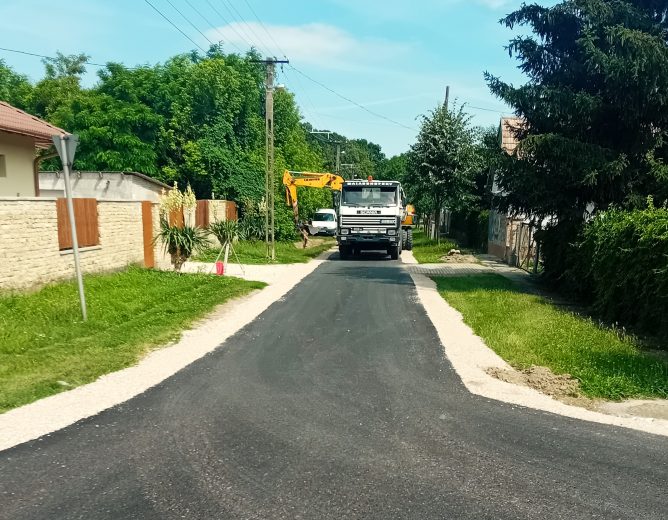 Zrínyi utca útpálya felújítása