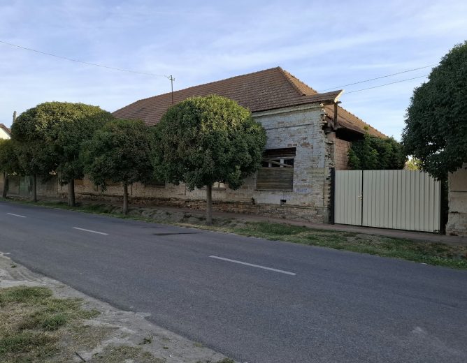 Eladó ingatlan. Dunaszentbenedek, Kossuth utca 58.