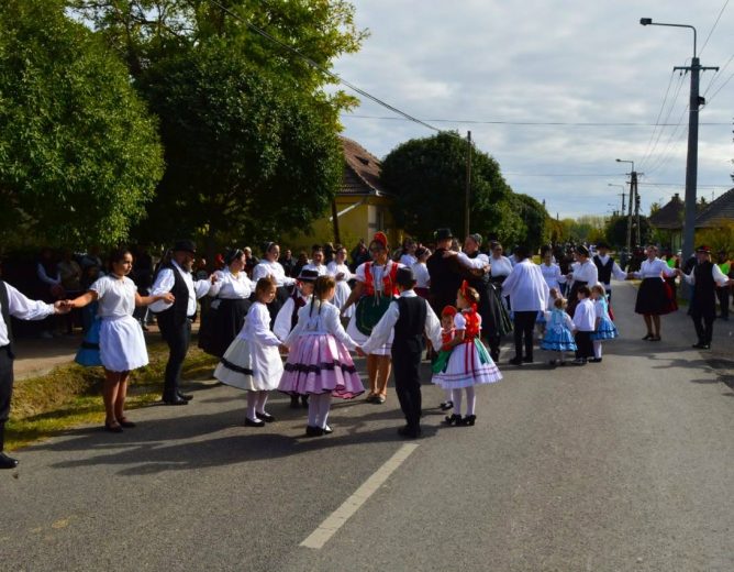 Szüreti felvonulás Dunaszentbenedeken